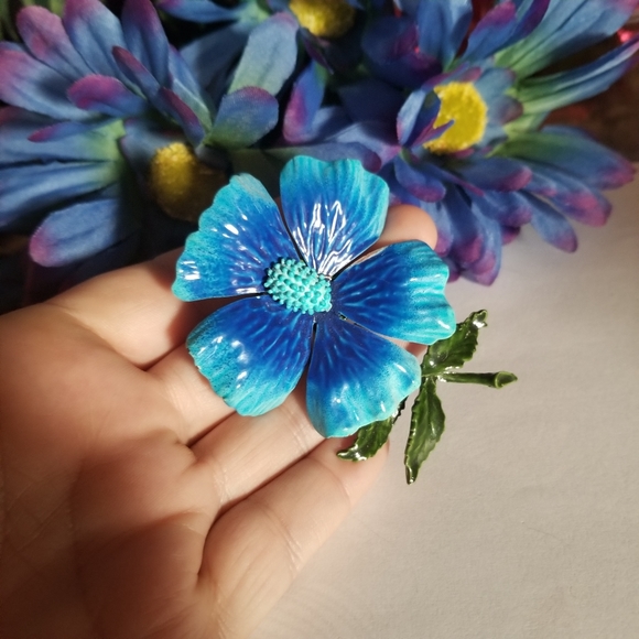 Beautiful VTG Flower Brooch - Picture 5 of 8